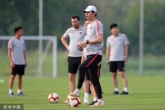 曝朴忠均欲引入两位旧部，但沙龙想从中超引入