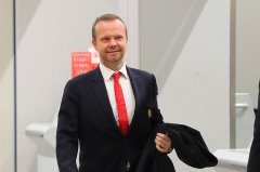 曼市晚报：索肖以为中卫不急着补人，还未决议