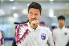 津媒：告辞战将至，张鹭想要将队长袖标交给权